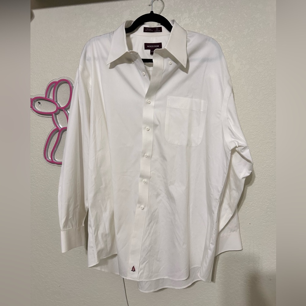 Men’s Nordstrom white button down shirt 17-33 smart care 100% cotton